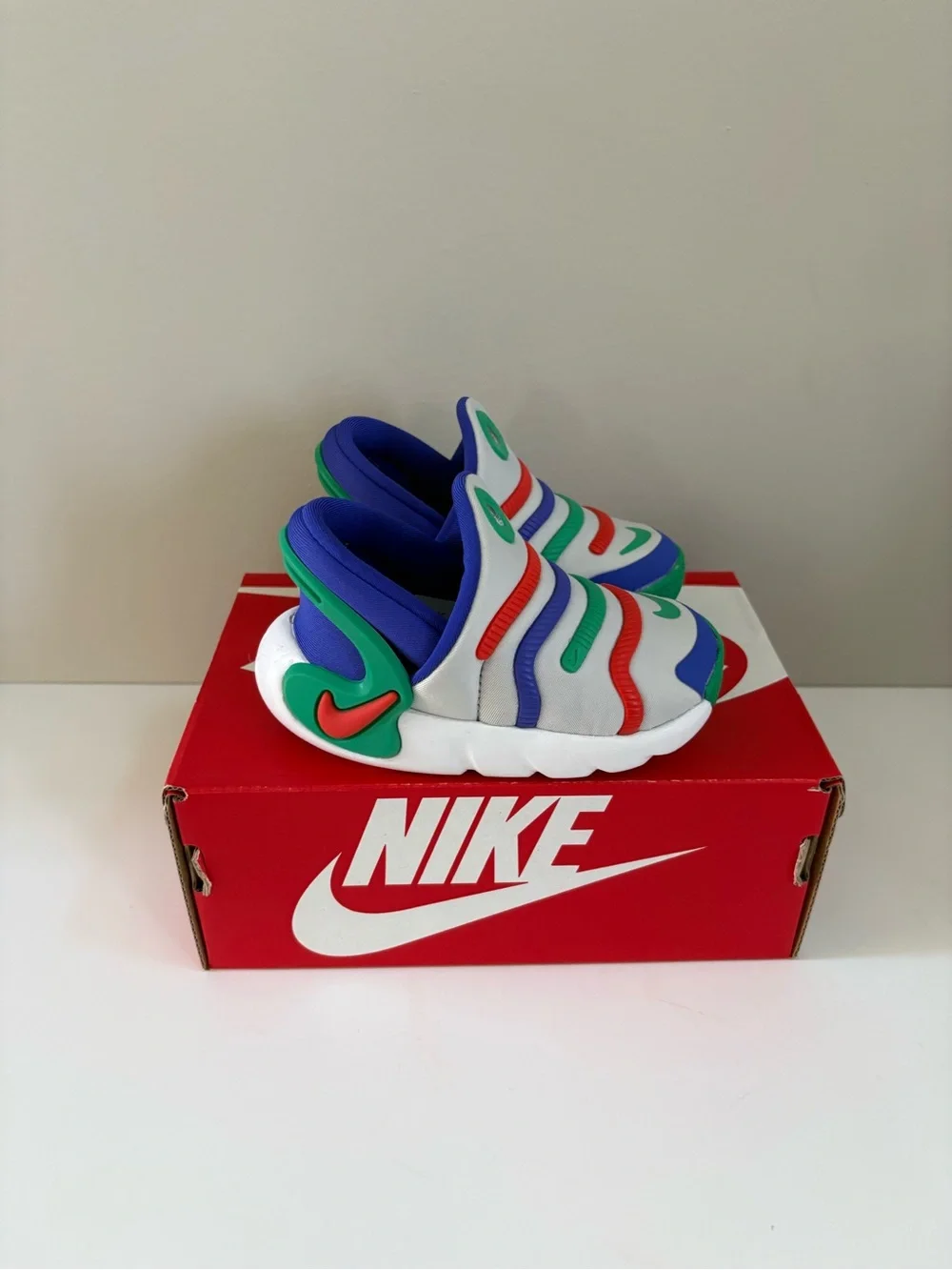 Nike Dynamo Go 2 Easy On 'Grey Green Picante Red' Sneakers (Toddler 5)